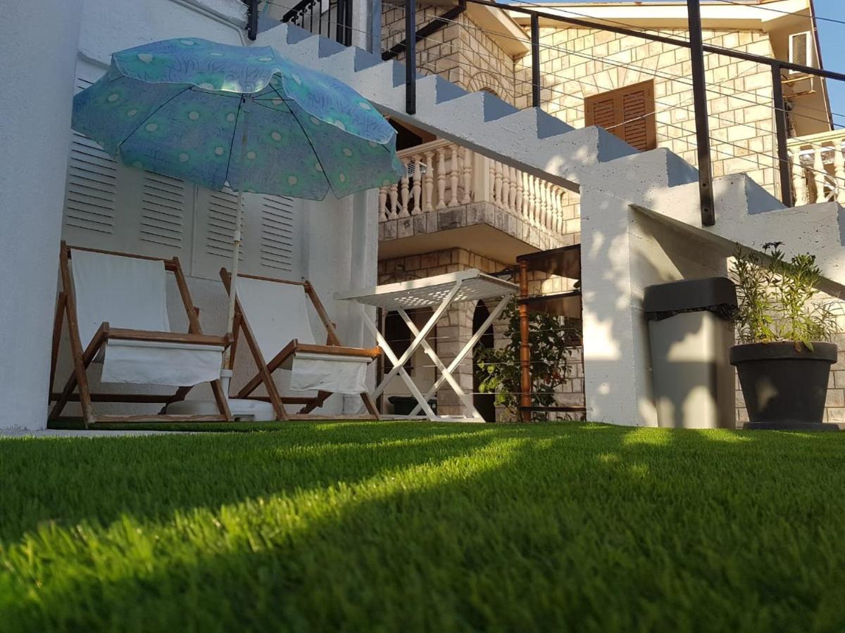 Апартаменты Waterfront Townhouse Sunset View With Garage Бигово Экстерьер фото